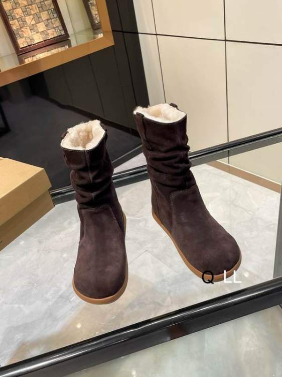 Picture of UGG Shoes _SKUUGGsz35-40LL1101019740